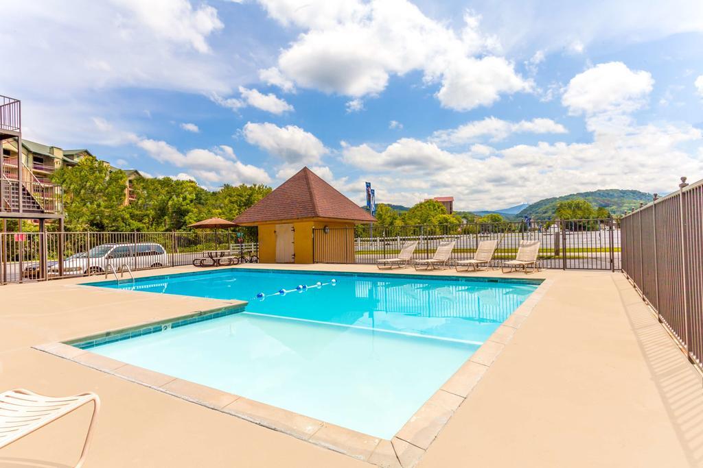 Days Inn Pigeon Forge South Extérieur photo